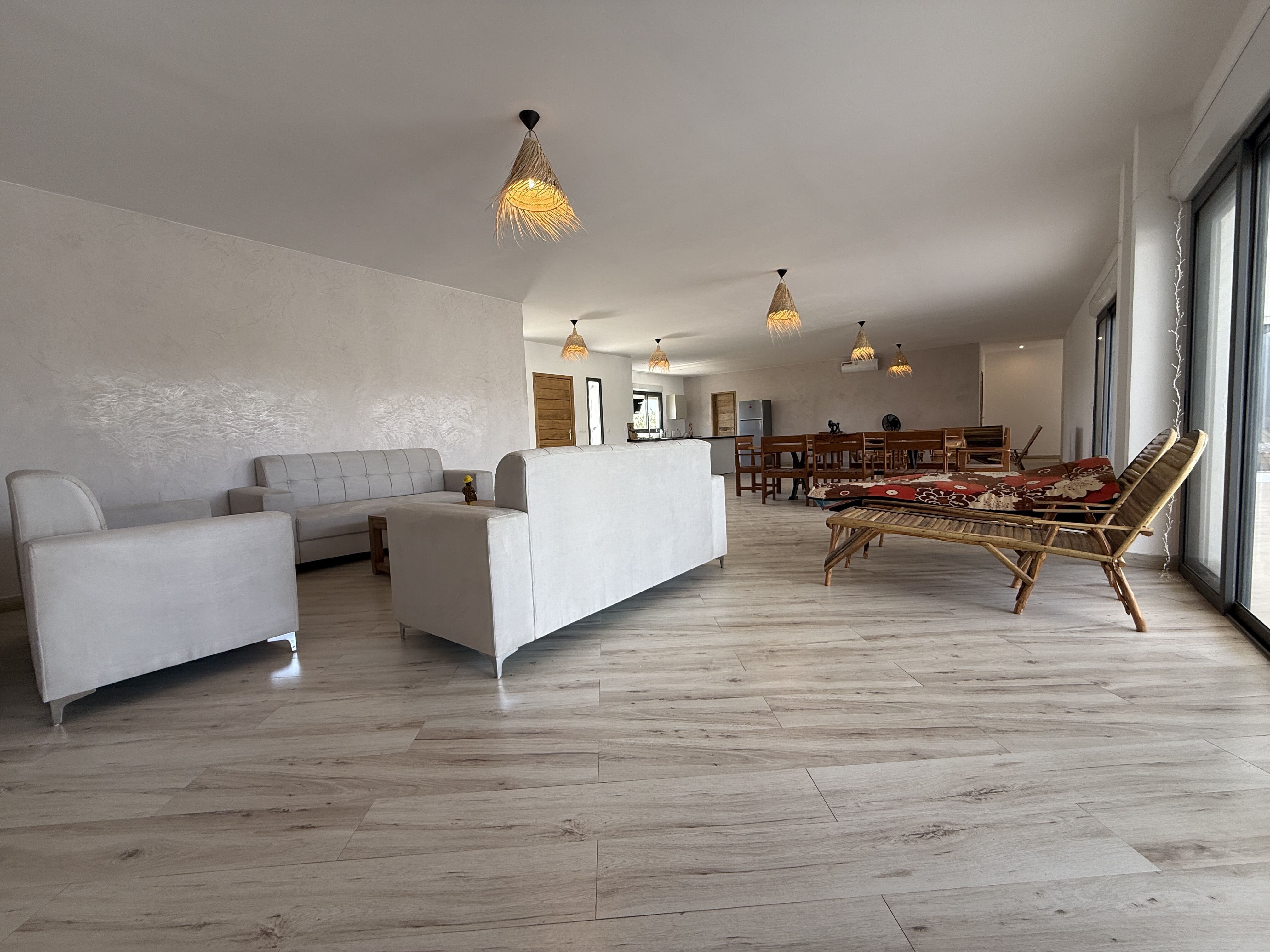 villa contemporaine neuve à vendre à  nguérigne sérère dans un domaine sécurisé.