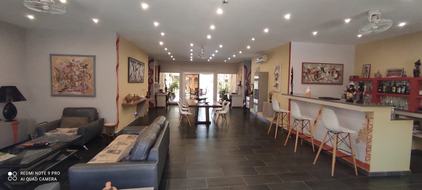 villa contemporaine de plain-pied à vendre avec studio indépendant à ngaparou.