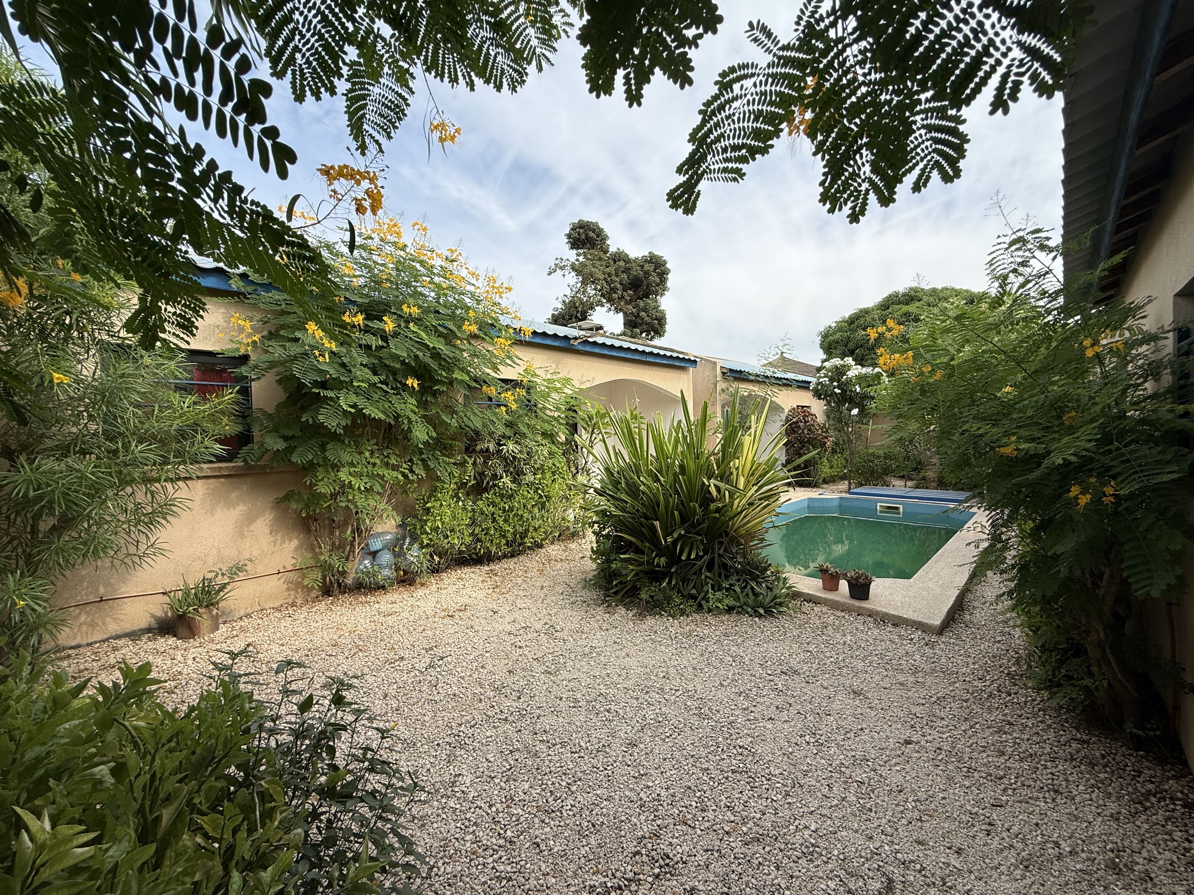 4 GÎTES T2 À VENDRE À WARANG | 404M² + PISCINE | BIEN À REVENUS LOCATIFS