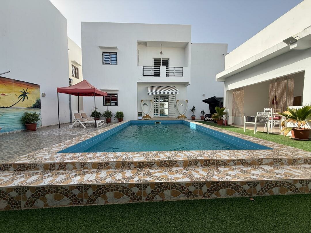 VILLA CONTEMPORAINE NEUVE À VENDRE SALY
