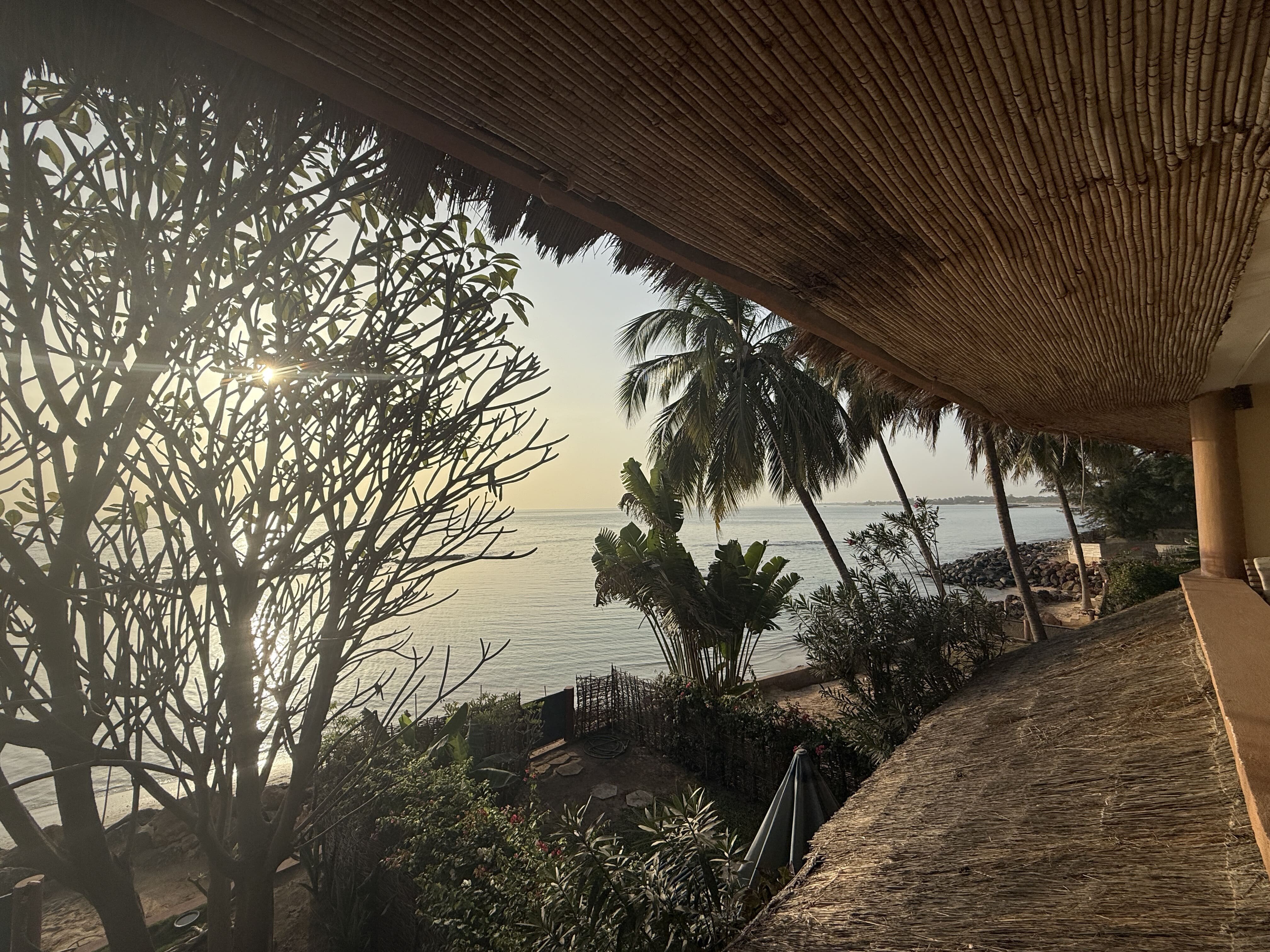 A vendre, à Saly, un appartement T4 Pieds dans l'Eau - Vue Imprenable sur l'Océan