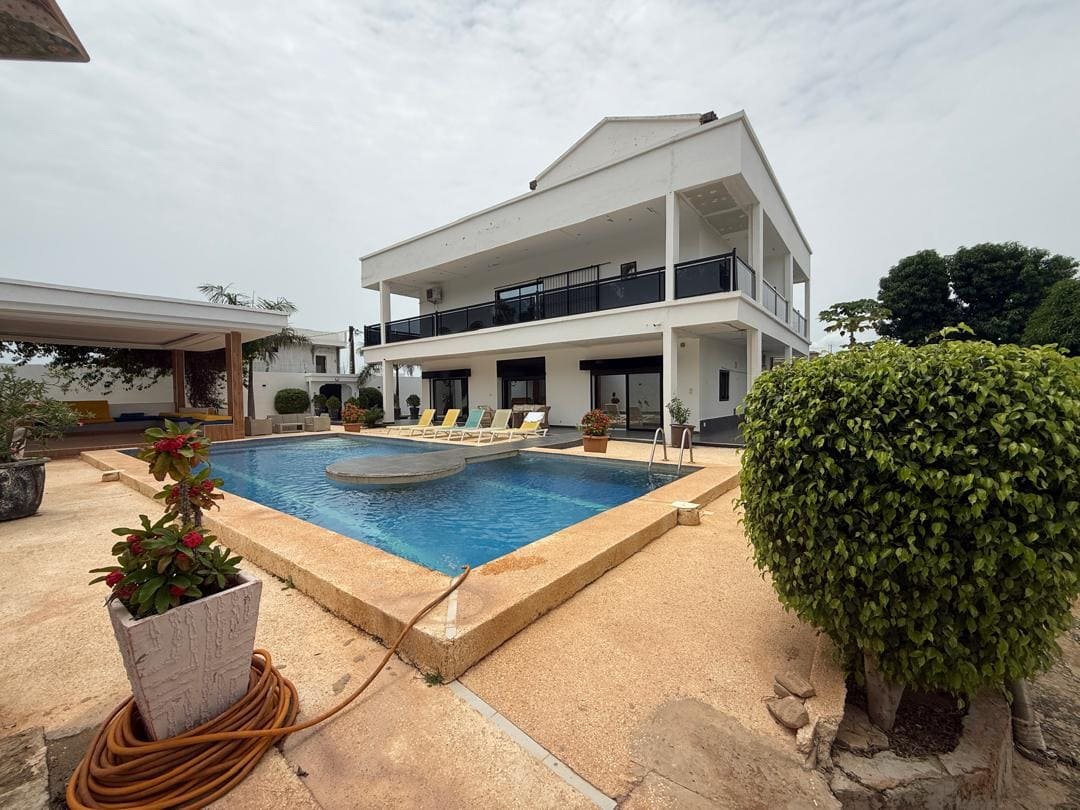 Magnifique Propriété d'Exception à Vendre à Saly | Villa de Standing 1200m² avec Piscine - Bail SAPCO