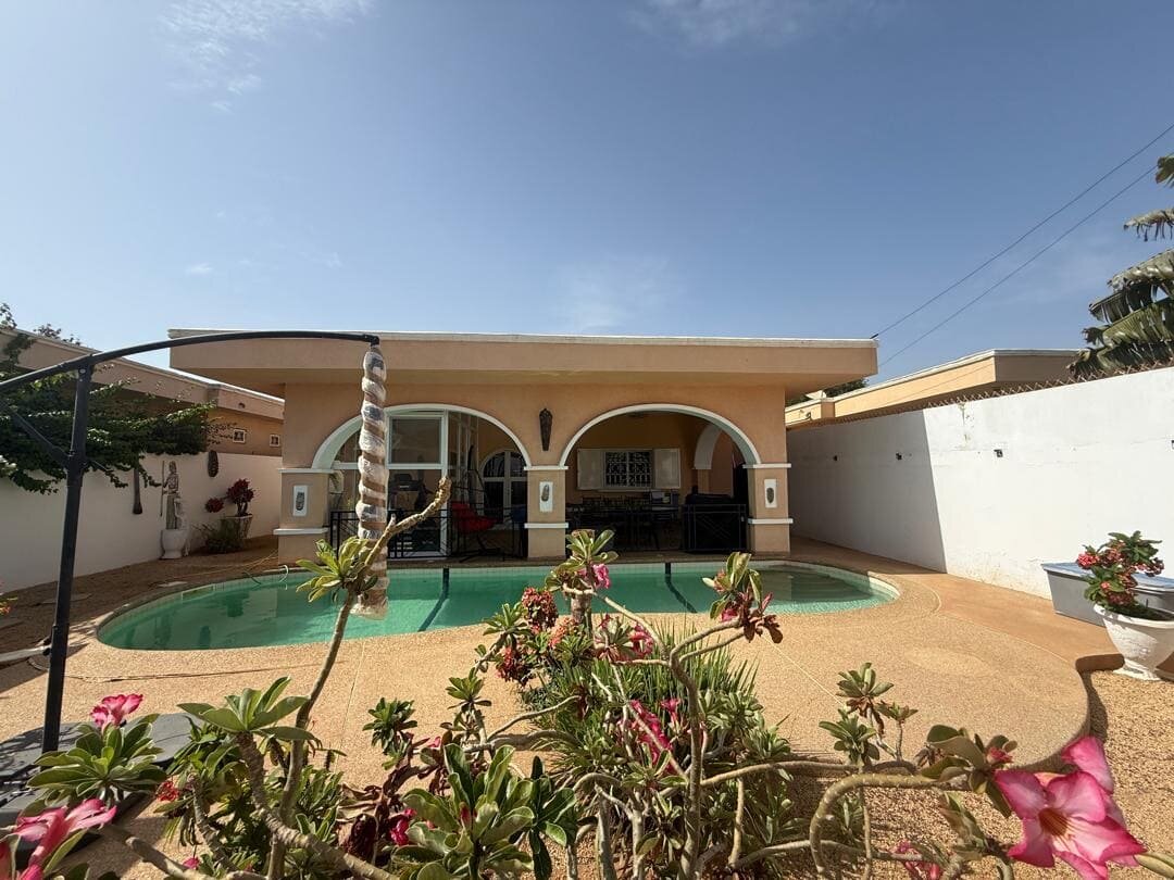 VILLA À VENDRE NGAPAROU | Petit Budget | Secteur Maîtrisé Zéro Vis-à-Vis